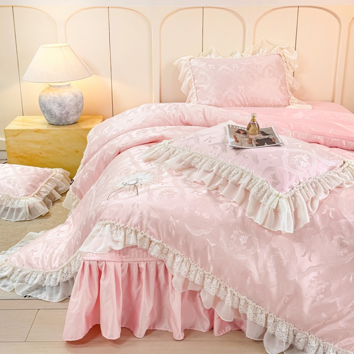 91家纺网 家纺一手货源 找家纺 大麦家纺 2026新款法式花边天丝床盖四件套 浮生如梦