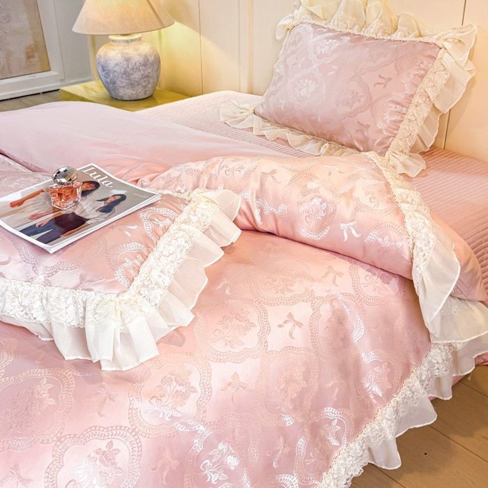 91家纺网 家纺一手货源 找家纺 大麦家纺 2026新款法式花边天丝床盖四件套 流虹霰