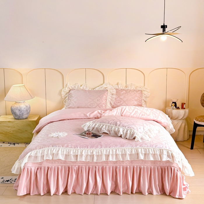 91家纺网 家纺一手货源 找家纺 大麦家纺 2026新款法式花边天丝床盖四件套 流虹霰