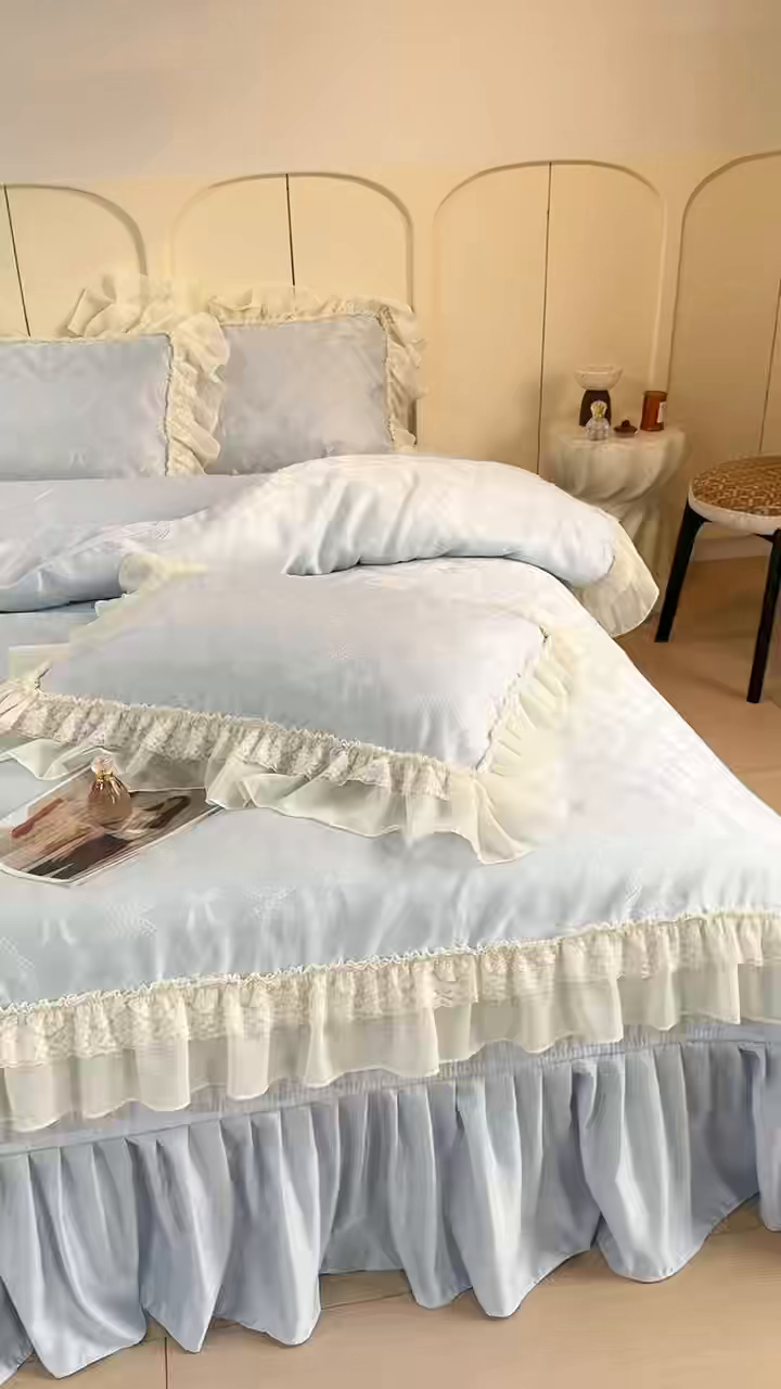 91家纺网 家纺一手货源 找家纺 大麦家纺 2026新款法式花边天丝床盖四件套 霞月韵