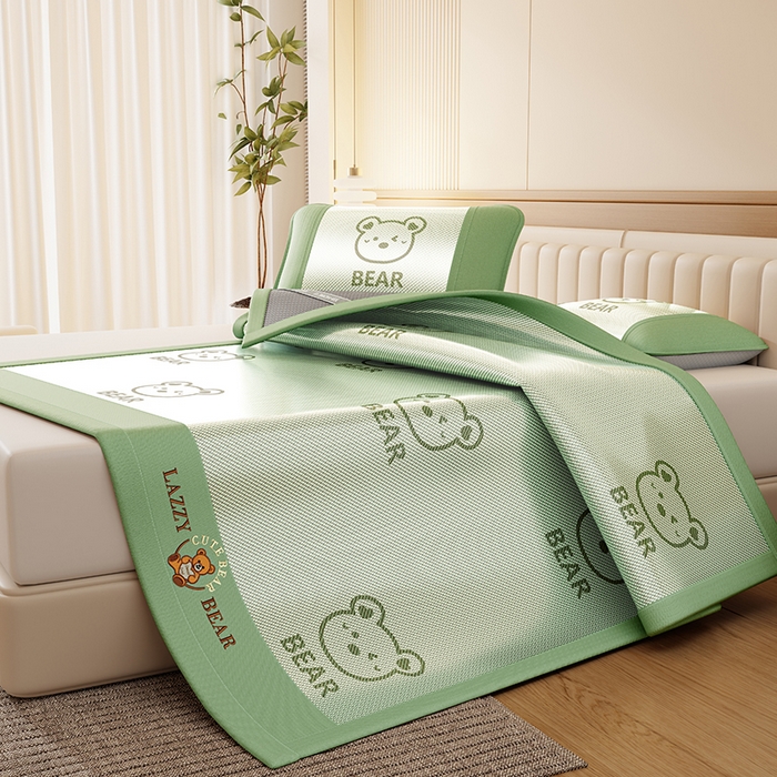 91家纺网 家纺一手货源 找家纺 福来临家纺 2026新款卡皮巴拉小熊款冰藤刺绣凉感席席子凉席 冰藤小熊-绿-床席款