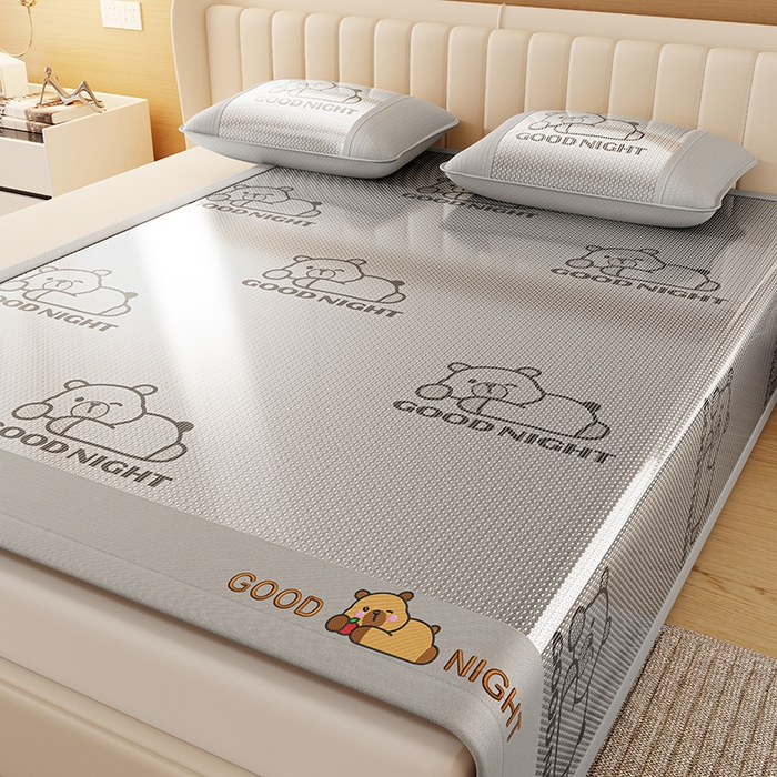 91家纺网 家纺一手货源 找家纺 福来临家纺 2026新款卡皮巴拉小熊款冰藤刺绣凉感席席子凉席 冰藤卡皮巴拉-灰-床席款