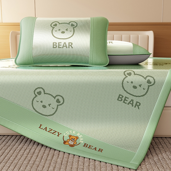 91家纺网 家纺一手货源 找家纺 福来临家纺 2026新款卡皮巴拉小熊款冰藤刺绣凉感席席子凉席 冰藤小熊-绿-床席款
