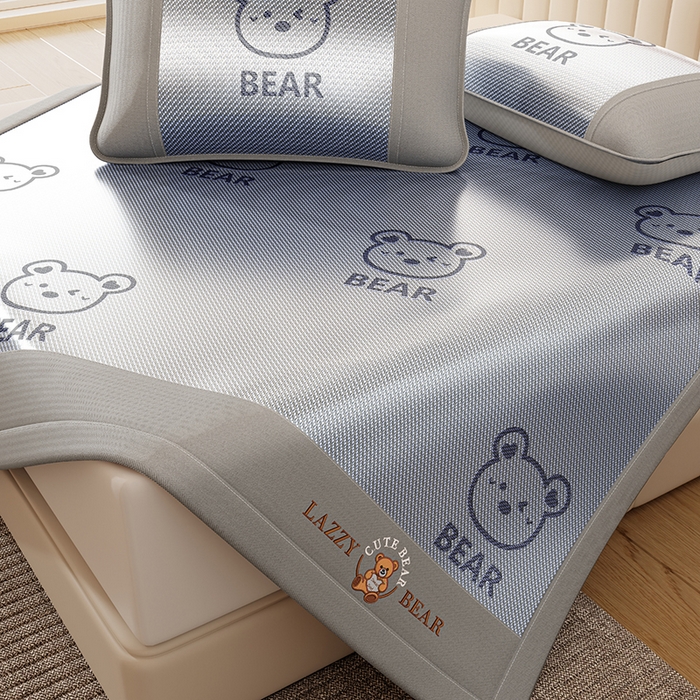 91家纺网 家纺一手货源 找家纺 福来临家纺 2026新款卡皮巴拉小熊款冰藤刺绣凉感席席子凉席 冰藤小熊-蓝-床席款