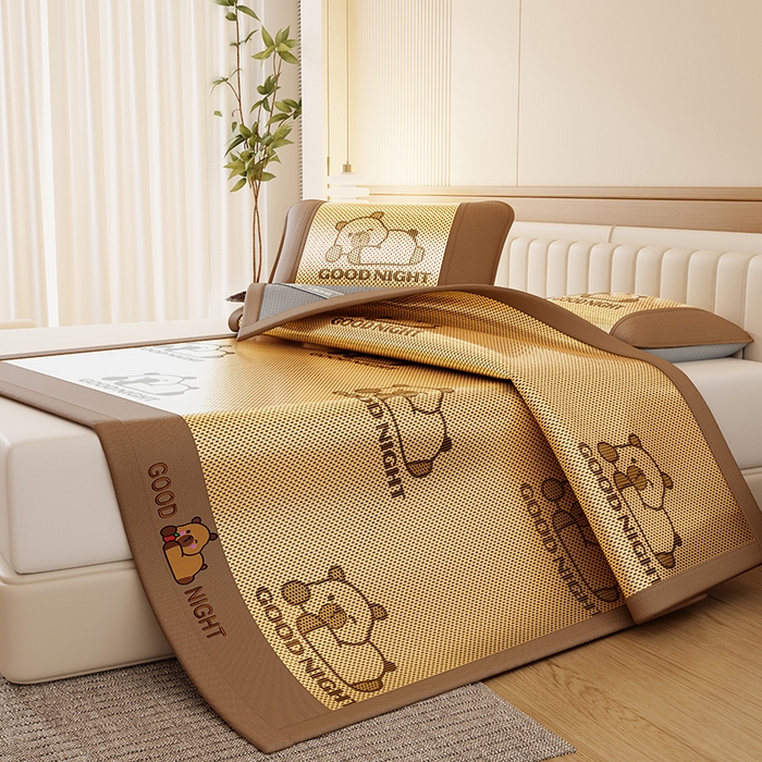 91家纺网 家纺一手货源 找家纺 福来临家纺 2026新款卡皮巴拉小熊款冰藤刺绣凉感席席子凉席 冰藤卡皮巴拉-咖-床席款