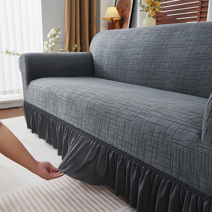 91家纺网 家纺一手货源 找家纺 飞翔家纺沙发套 2026新款素格纹裙摆沙发套 深灰色