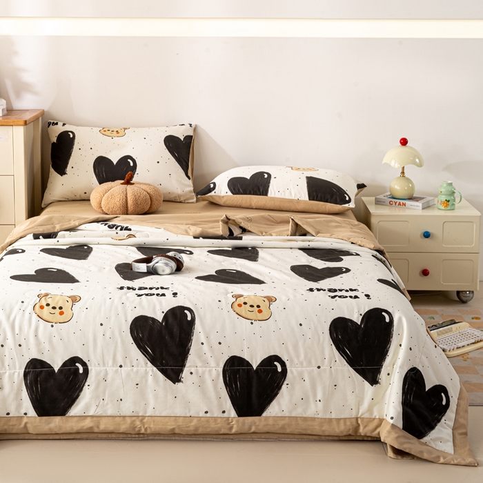 91家纺网 家纺一手货源 找家纺 红日子纺织品 2026新款里外全棉纯棉印花夏被夏凉被空调被 萌心熊宝