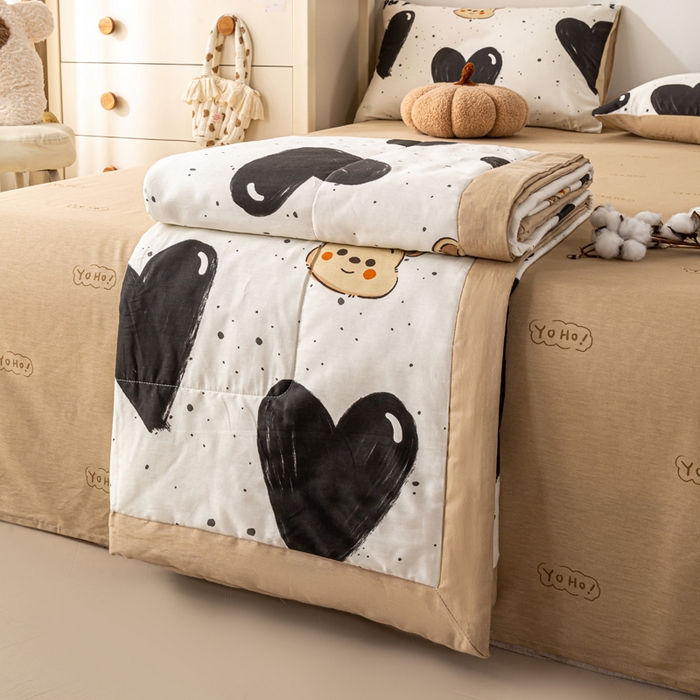 91家纺网 家纺一手货源 找家纺 红日子纺织品 2026新款里外全棉纯棉印花夏被夏凉被空调被 萌心熊宝