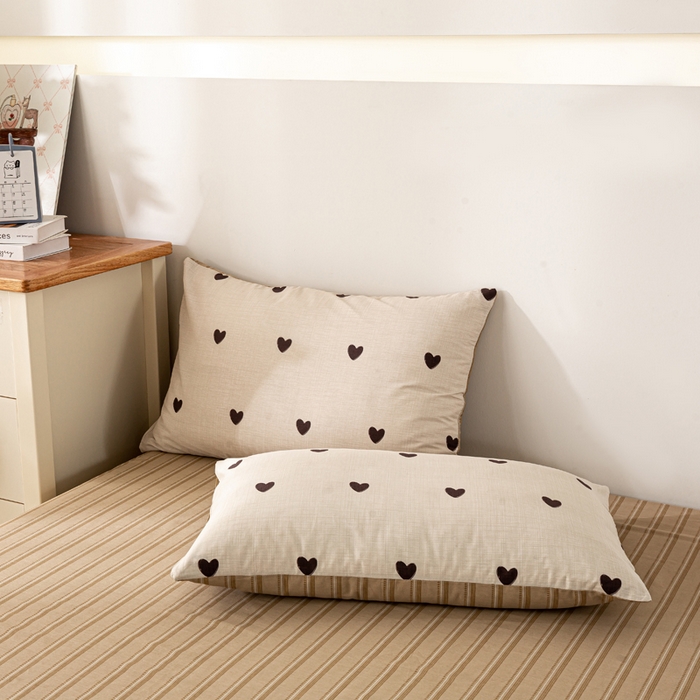 91家纺网 家纺一手货源 找家纺 红日子纺织品 2026新款里外全棉纯棉印花夏被夏凉被空调被 迷你爱心