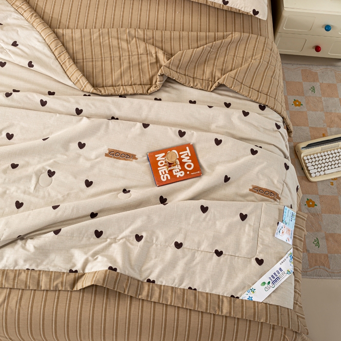 91家纺网 家纺一手货源 找家纺 红日子纺织品 2026新款里外全棉纯棉印花夏被夏凉被空调被 迷你爱心