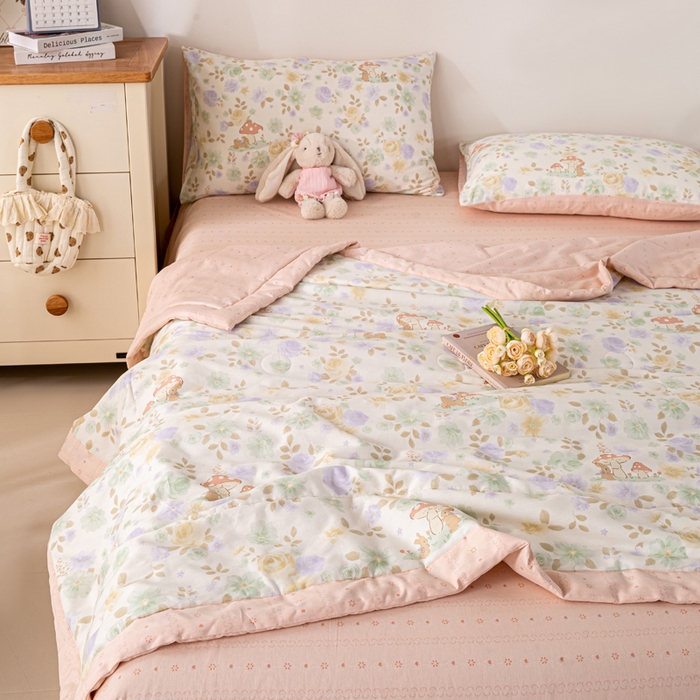 91家纺网 家纺一手货源 找家纺 红日子纺织品 2026新款里外全棉纯棉印花夏被夏凉被空调被 蘑菇小兔