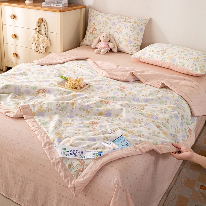 91家纺网 家纺一手货源 找家纺 红日子纺织品 2026新款里外全棉纯棉印花夏被夏凉被空调被 蘑菇小兔