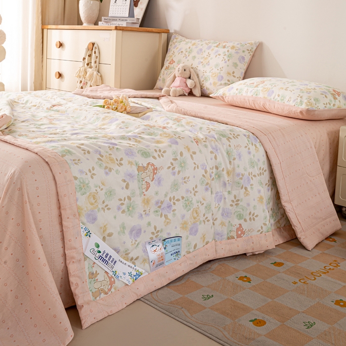 91家纺网 家纺一手货源 找家纺 红日子纺织品 2026新款里外全棉纯棉印花夏被夏凉被空调被 蘑菇小兔