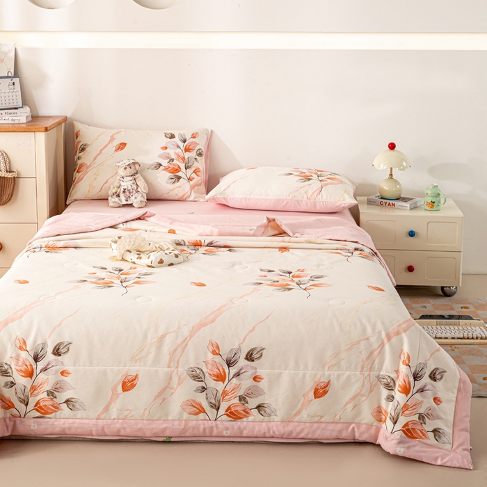 91家纺网 家纺一手货源 找家纺 红日子纺织品 2026新款里外全棉纯棉印花夏被夏凉被空调被 泊影枫叶