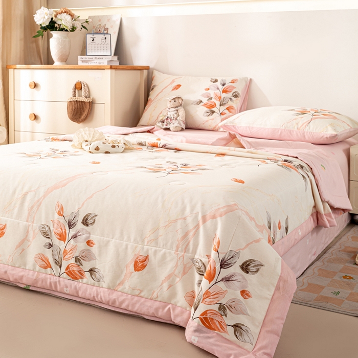 91家纺网 家纺一手货源 找家纺 红日子纺织品 2026新款里外全棉纯棉印花夏被夏凉被空调被 泊影枫叶