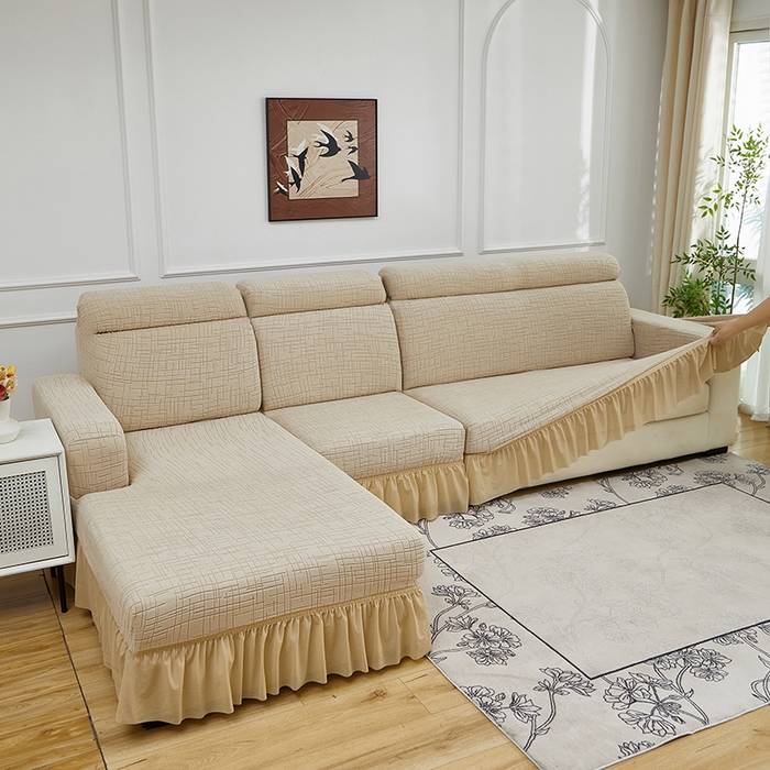 91家纺网 家纺一手货源 找家纺 飞翔家纺沙发套 2026新款素格纹裙摆沙发套贵妃 米黄色