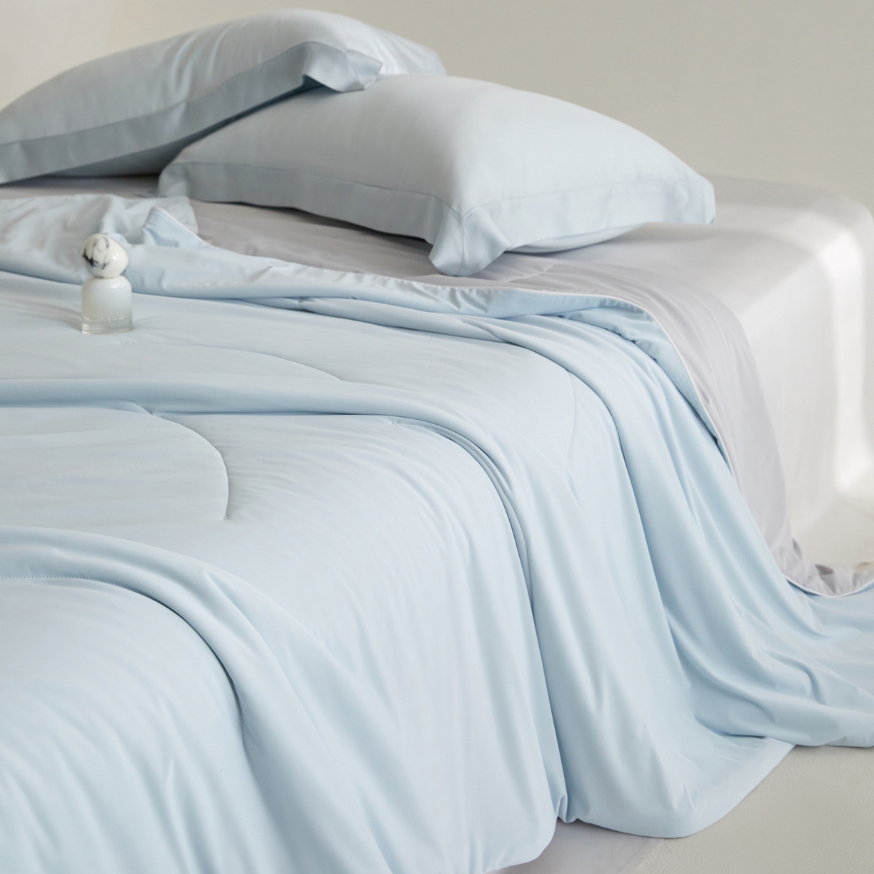 91家纺网 家纺一手货源 找家纺 纪梵茜 2026新款李官奇大豆纤维被锦纶氨纶凉感丝夏凉被锦氨空调被芯 凉感丝-冰雾蓝