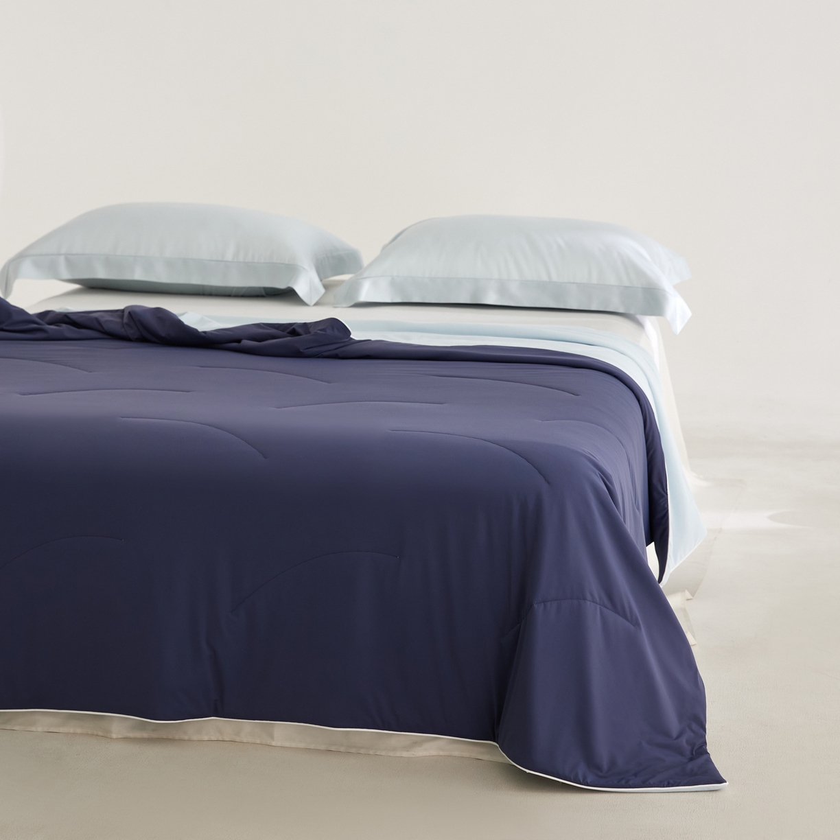 91家纺网 家纺一手货源 找家纺 A+爱家（纪梵茜） 2026新款李官奇大豆纤维被锦纶氨纶凉感丝夏凉被锦氨空调被芯 凉感丝-深睡蓝