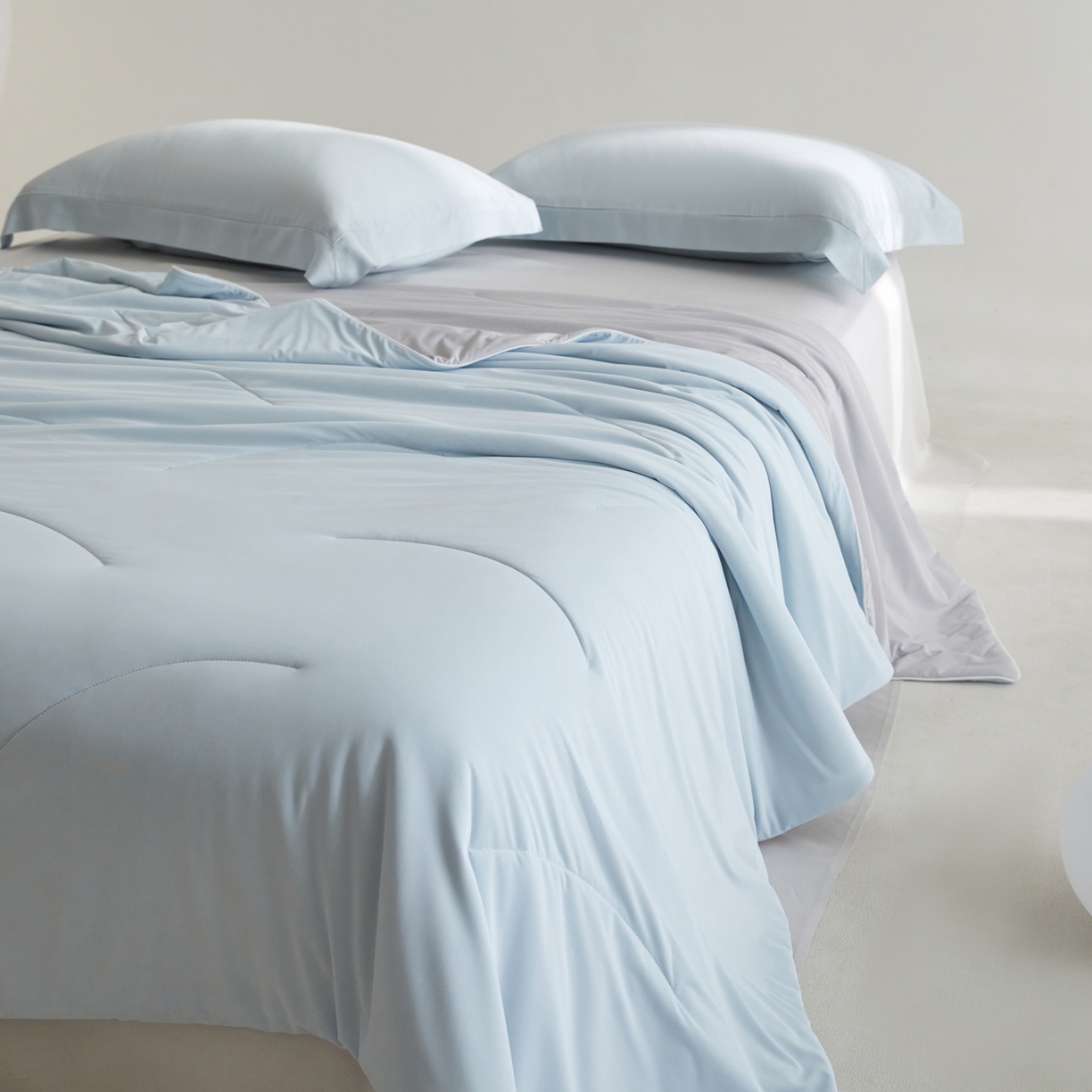 91家纺网 家纺一手货源 找家纺 A+爱家（纪梵茜） 2026新款李官奇大豆纤维被锦纶氨纶凉感丝夏凉被锦氨空调被芯 凉感丝-冰雾蓝