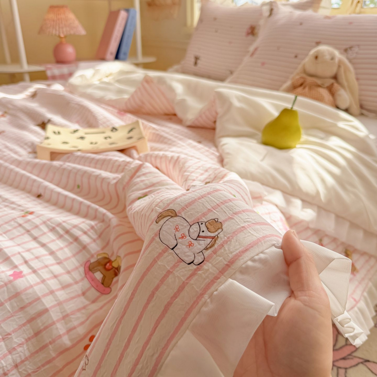 91家纺网 家纺一手货源 找家纺 孑寐家纺 2026新款韩版水洗棉花边夏被被子被芯 童年木马