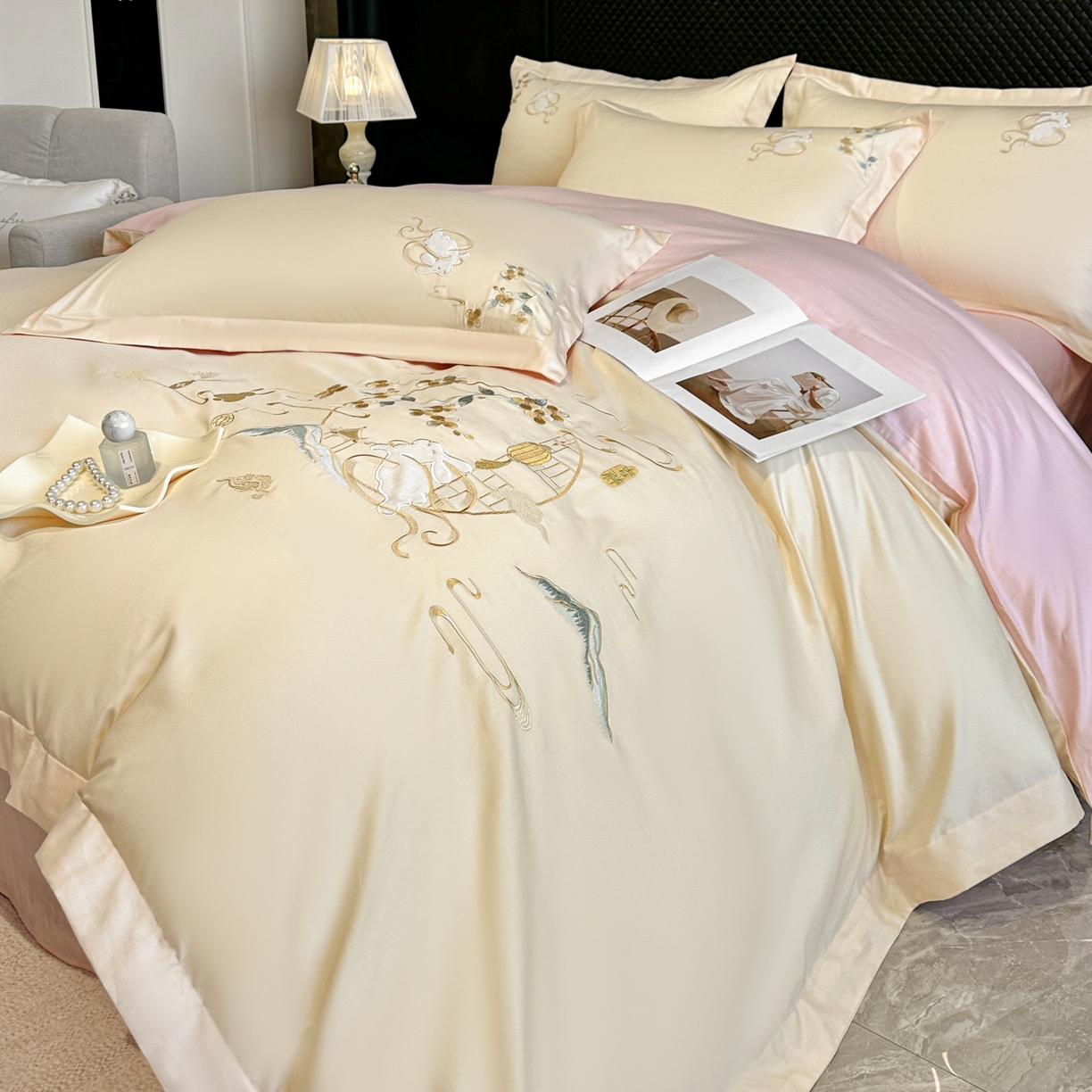 91家纺网 家纺一手货源 找家纺 总绒掌柜 2025新款秋冬加厚纯色刺绣消光级牛奶绒四件套-邂逅系列