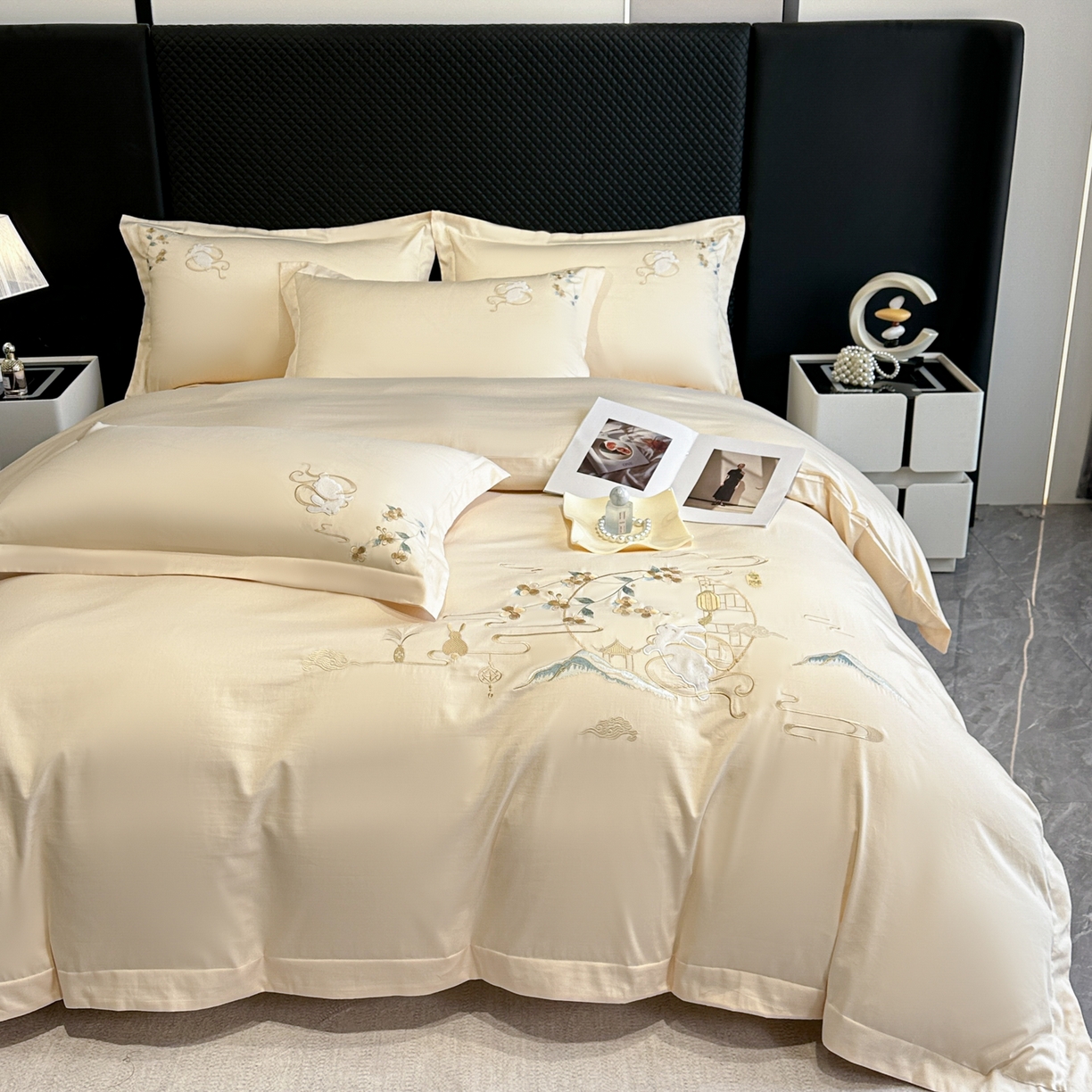 91家纺网 家纺一手货源 找家纺 绒掌柜家纺（品质焕新） 2026新品100S长绒棉精密贴布刺绣四件套-月夕花朝系列-版权产品-礼盒装 奶油米