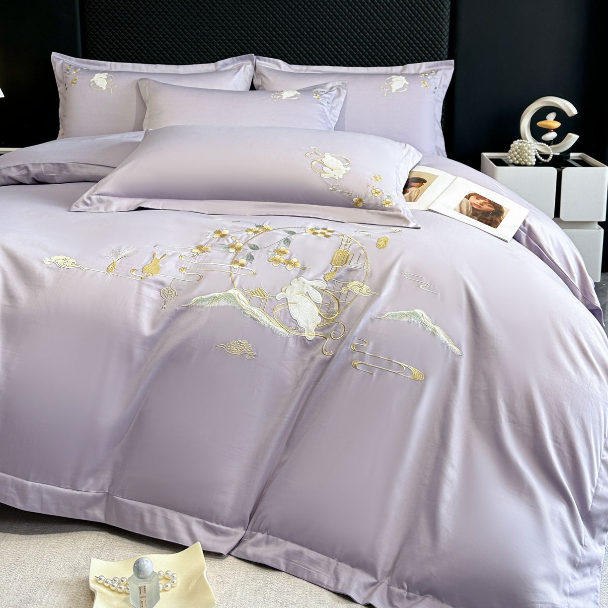 91家纺网 家纺一手货源 找家纺 绒掌柜家纺（品质焕新） 2026新品100S长绒棉精密贴布刺绣四件套-月夕花朝系列-版权产品-礼盒装 香芋紫