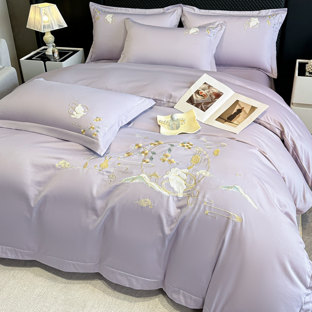 91家纺网 家纺一手货源 找家纺 绒掌柜家纺（品质焕新） 2026新品100S长绒棉精密贴布刺绣四件套-月夕花朝系列-版权产品-礼盒装 香芋紫