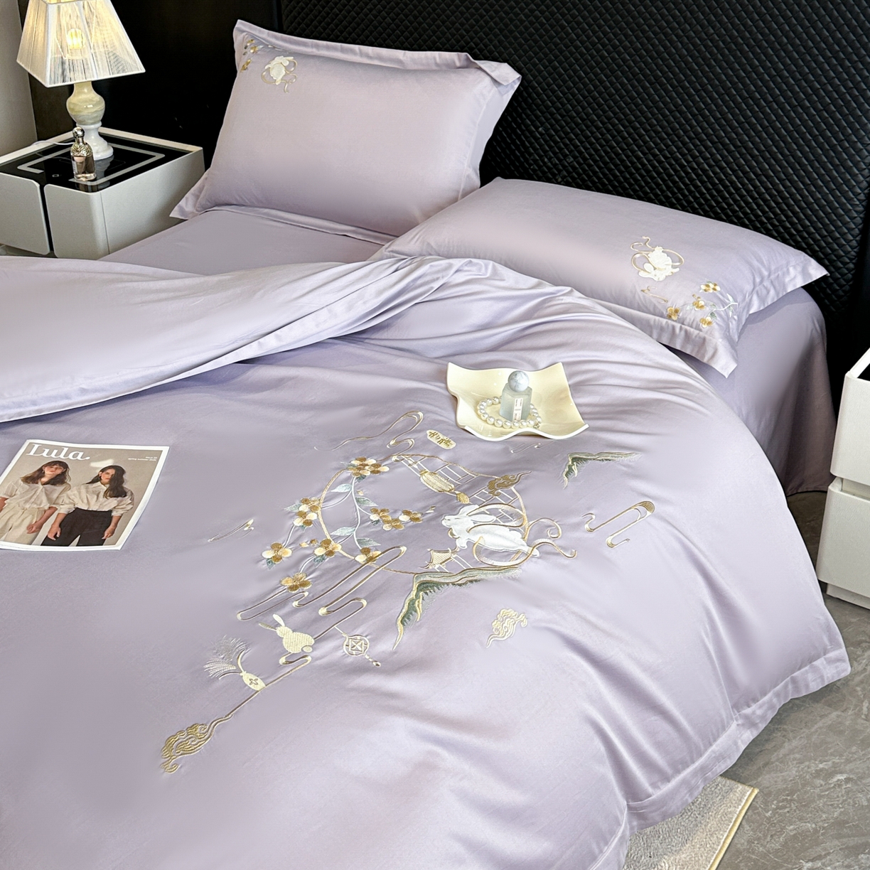 91家纺网 家纺一手货源 找家纺 绒掌柜家纺（品质焕新） 2026新品100S长绒棉精密贴布刺绣四件套-月夕花朝系列-版权产品-礼盒装 香芋紫