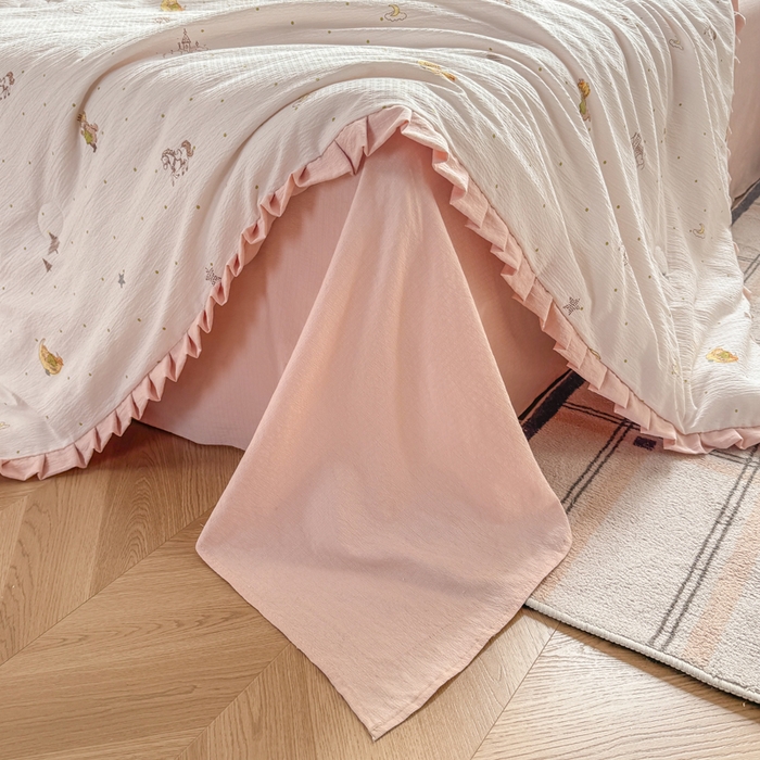 91家纺网 家纺一手货源 找家纺 丽美人家纺 2026新款皱皱纱花边夏被被夏凉被空调被 HB月境骑踪