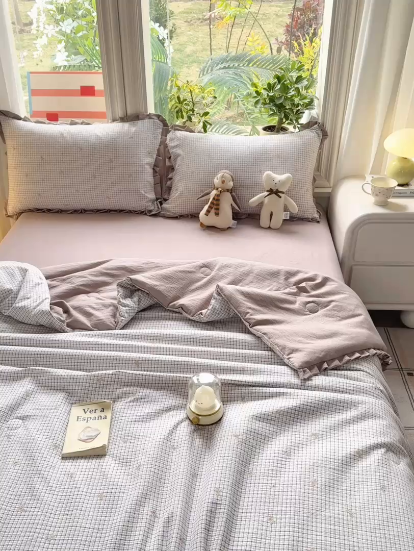 91家纺网 家纺一手货源 找家纺 丽美人家纺 2026新款皱皱纱花边夏被被夏凉被空调被 HB柔格小狗