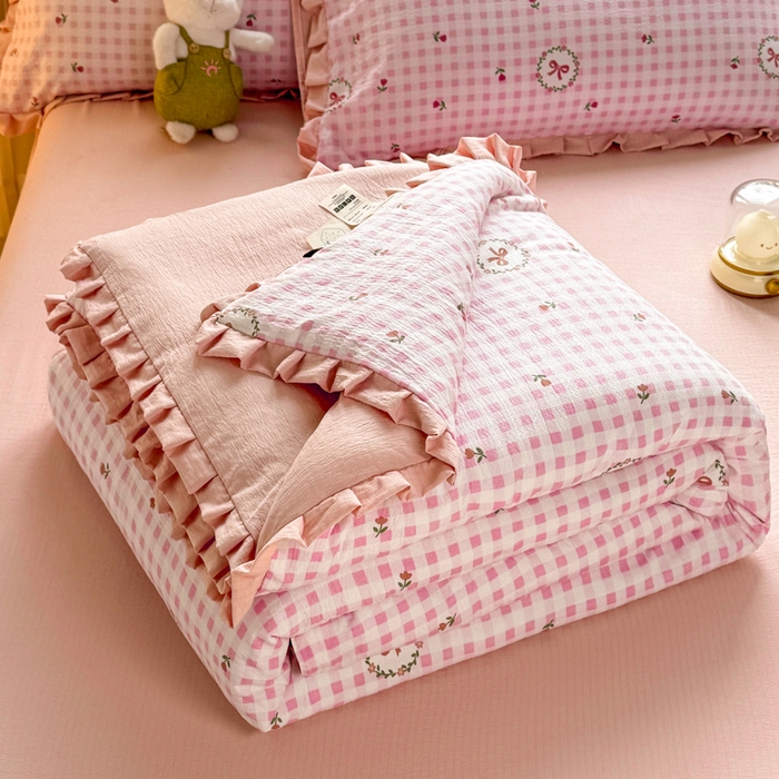 91家纺网 家纺一手货源 找家纺 丽美人家纺 2026新款皱皱纱花边夏被被夏凉被空调被 HB格子蝴蝶结