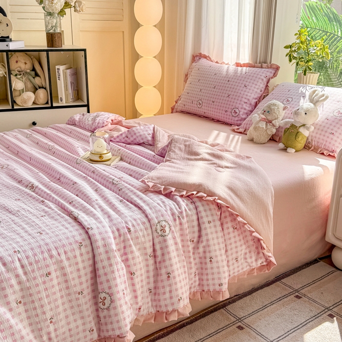 91家纺网 家纺一手货源 找家纺 丽美人家纺 2026新款皱皱纱花边夏被被夏凉被空调被 HB格子蝴蝶结