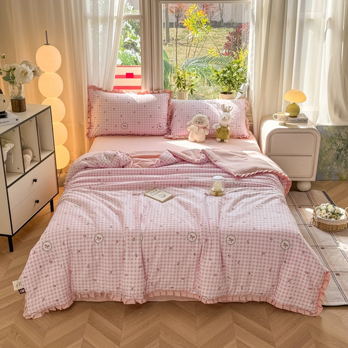 91家纺网 家纺一手货源 找家纺 丽美人家纺 2026新款皱皱纱花边夏被被夏凉被空调被 HB格子蝴蝶结