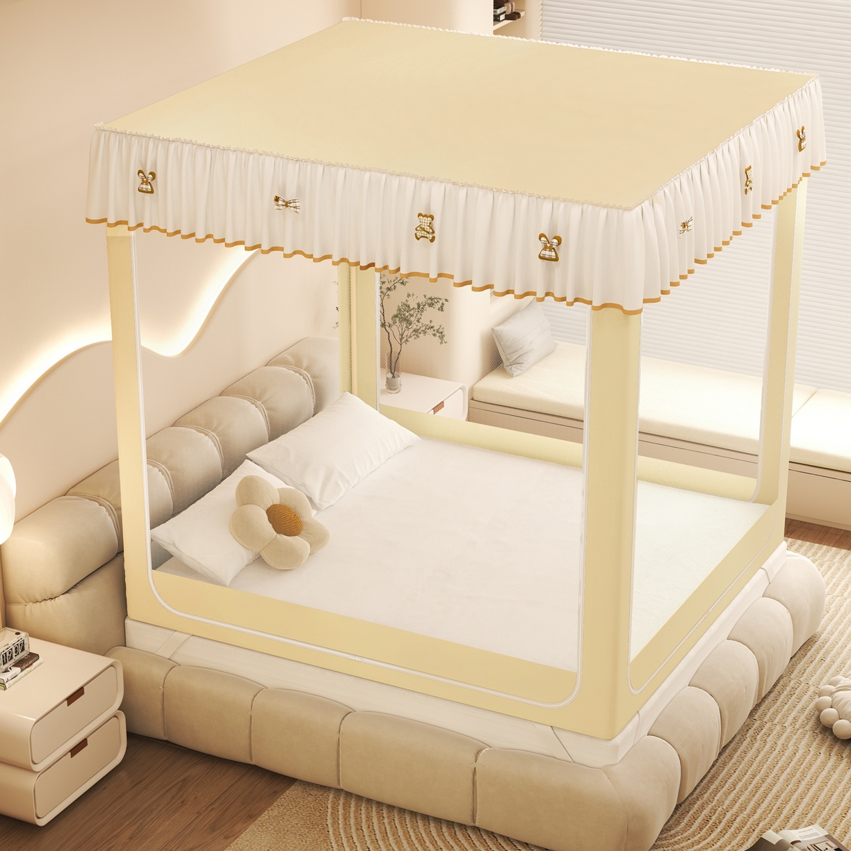 91家纺网 家纺一手货源 找家纺 （总）初心家纺 2026春夏新款DIY小熊防尘顶遮光坐床蚊帐