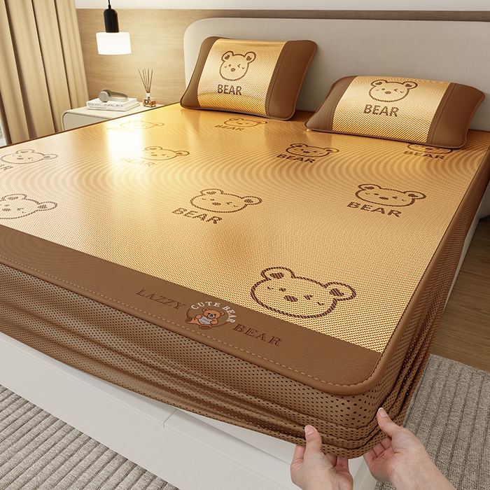 91家纺网 家纺一手货源 找家纺 （总）福来临家纺 2026新款卡皮巴拉小熊款冰藤刺绣凉感席席子凉席-床笠款