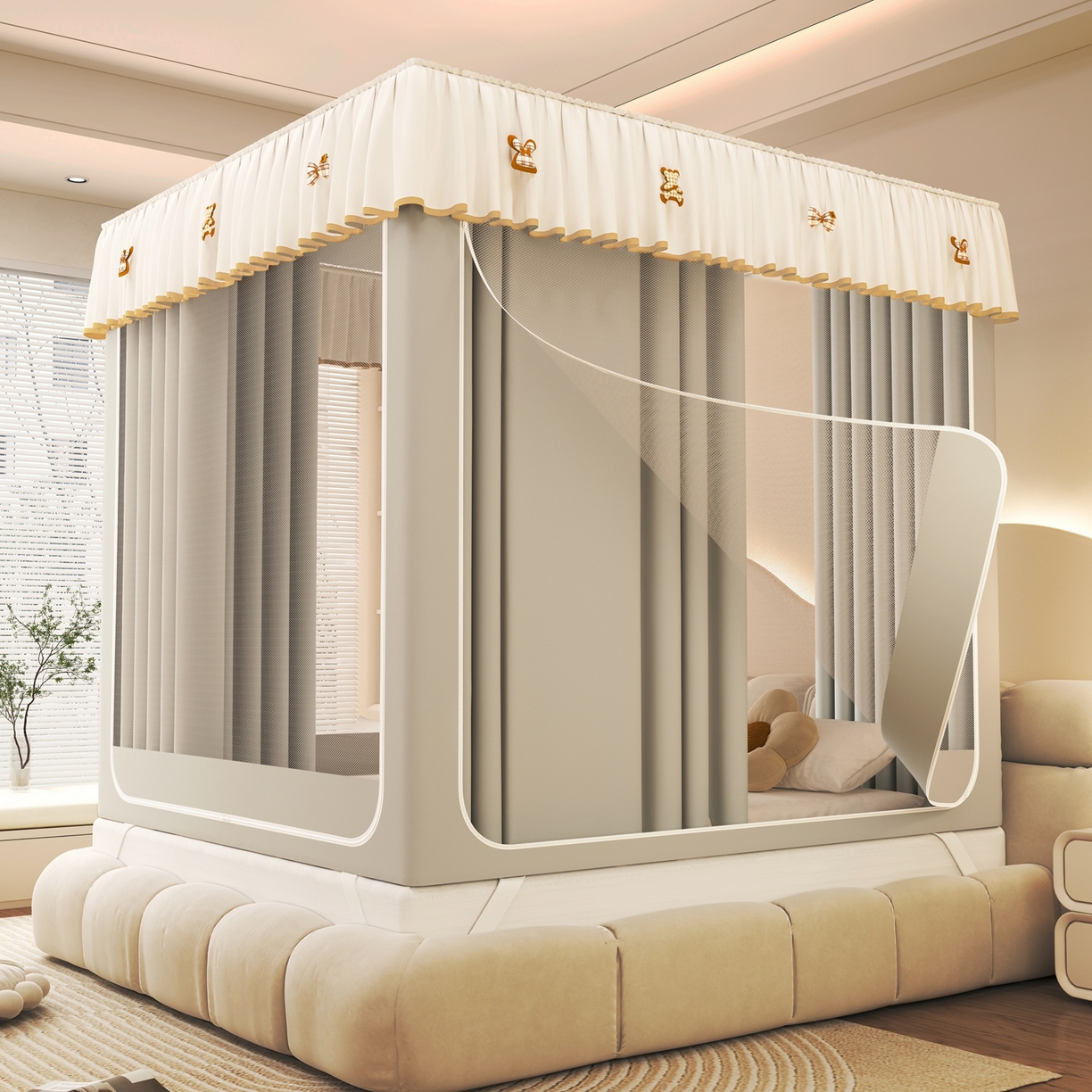 91家纺网 家纺一手货源 找家纺 初心家纺 2026春夏新款DIY小熊防尘顶遮光坐床蚊帐 浅灰  (五面遮光）