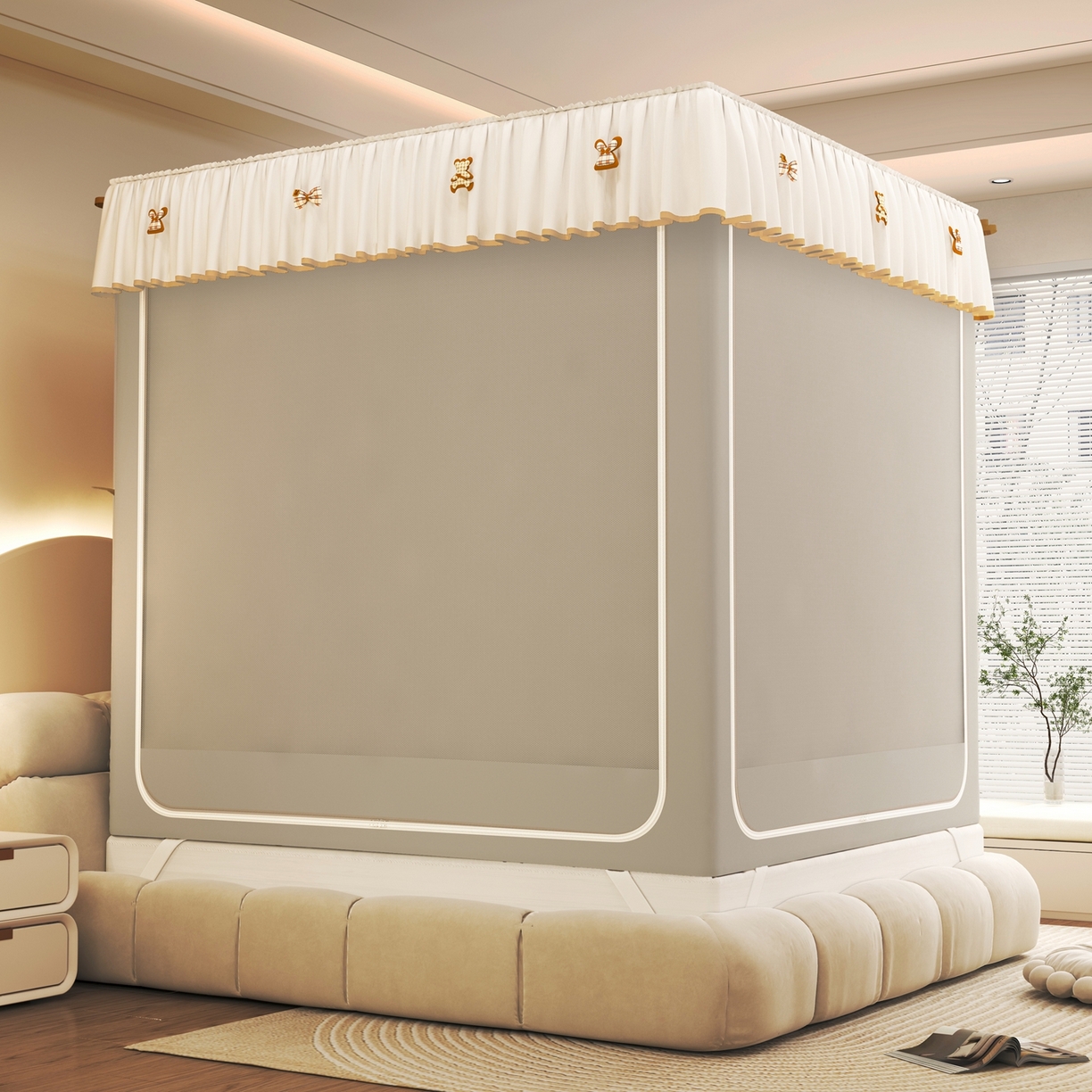 91家纺网 家纺一手货源 找家纺 初心家纺 2026春夏新款DIY小熊防尘顶遮光坐床蚊帐 浅灰  (五面遮光）