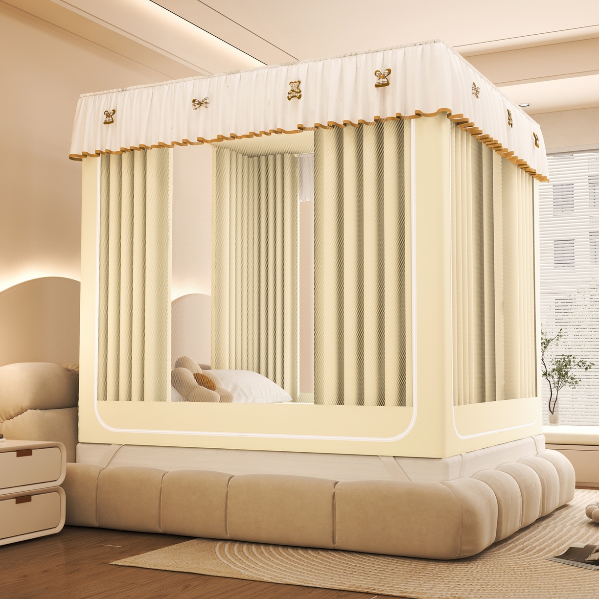 初心家纺 2026春夏新款DIY小熊防尘顶遮光坐床蚊帐 米黄  (五面遮光）