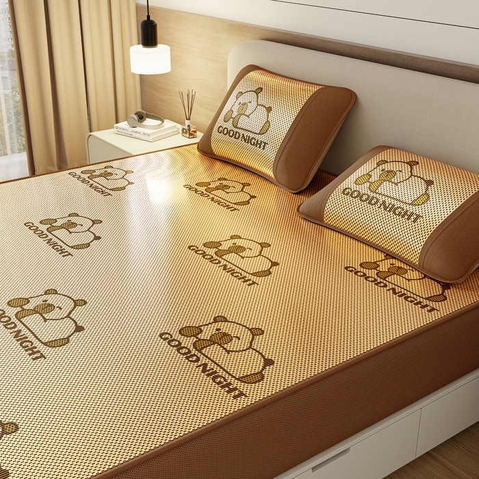 91家纺网 家纺一手货源 找家纺 福来临家纺 2026新款卡皮巴拉小熊款冰藤刺绣凉感席席子凉席-床笠款 冰藤卡皮巴拉-咖-床笠款