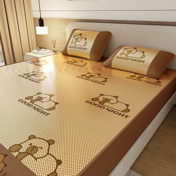 91家纺网 家纺一手货源 找家纺 福来临家纺 2026新款卡皮巴拉小熊款冰藤刺绣凉感席席子凉席-床笠款 冰藤卡皮巴拉-咖-床笠款