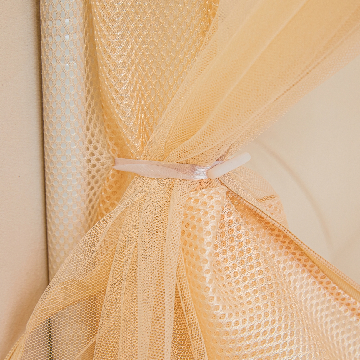 91家纺网 家纺一手货源 找家纺 艺利轩蚊帐 2026新款双层花边三开门坐床蚊帐 浅海之梦-香槟色