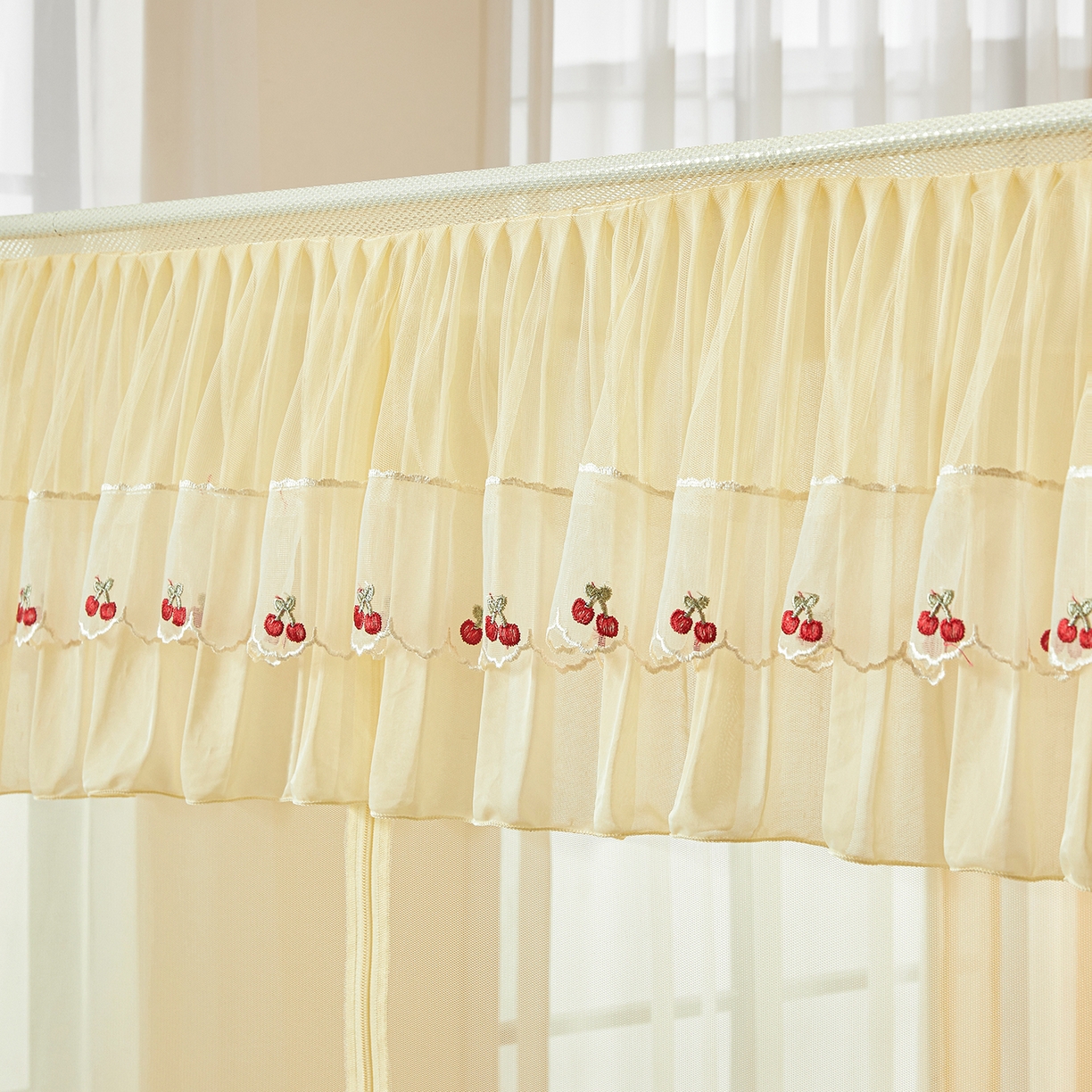 91家纺网 家纺一手货源 找家纺 艺利轩蚊帐 2026新款樱桃三开门坐床蚊帐 樱桃-米黄