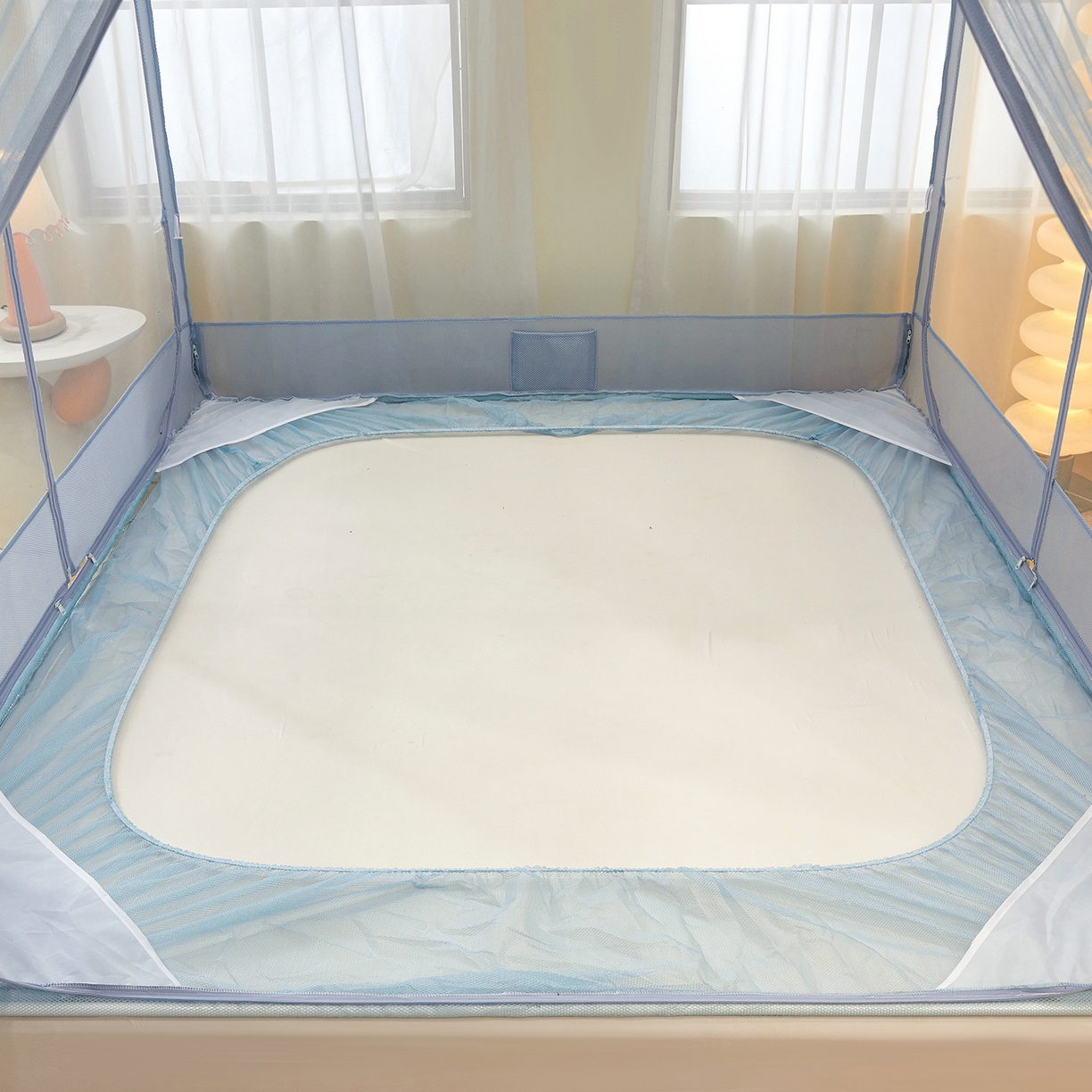 91家纺网 家纺一手货源 找家纺 艺利轩蚊帐 2026新款樱桃三开门坐床蚊帐 樱桃-天空蓝