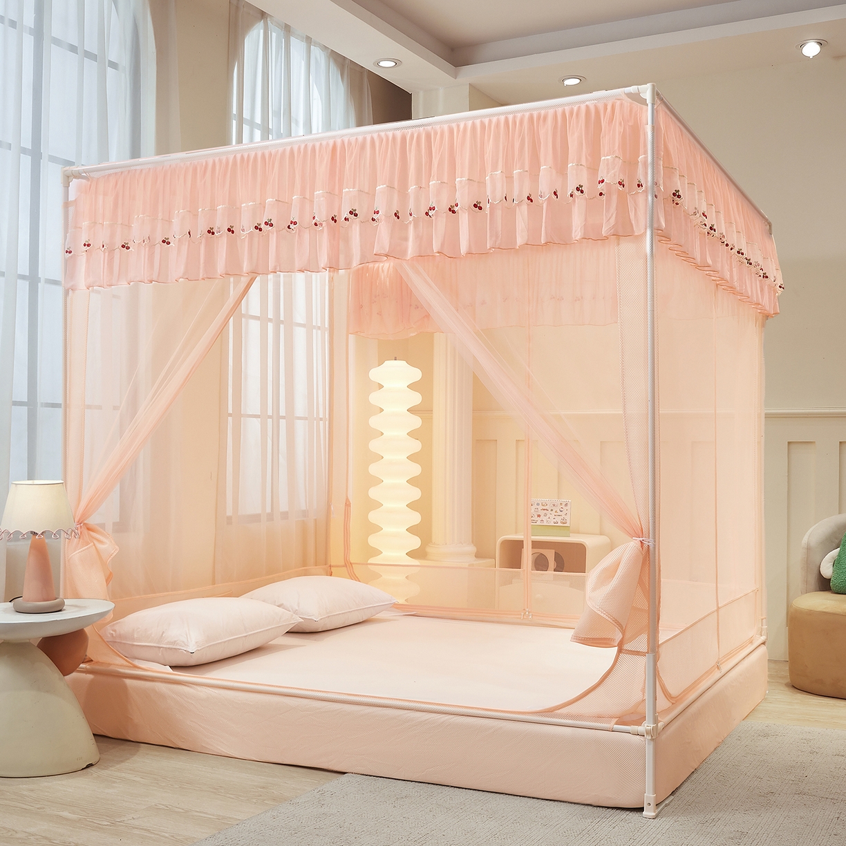 91家纺网 家纺一手货源 找家纺 艺利轩蚊帐 2026新款樱桃三开门坐床蚊帐 樱桃-蜜桃粉