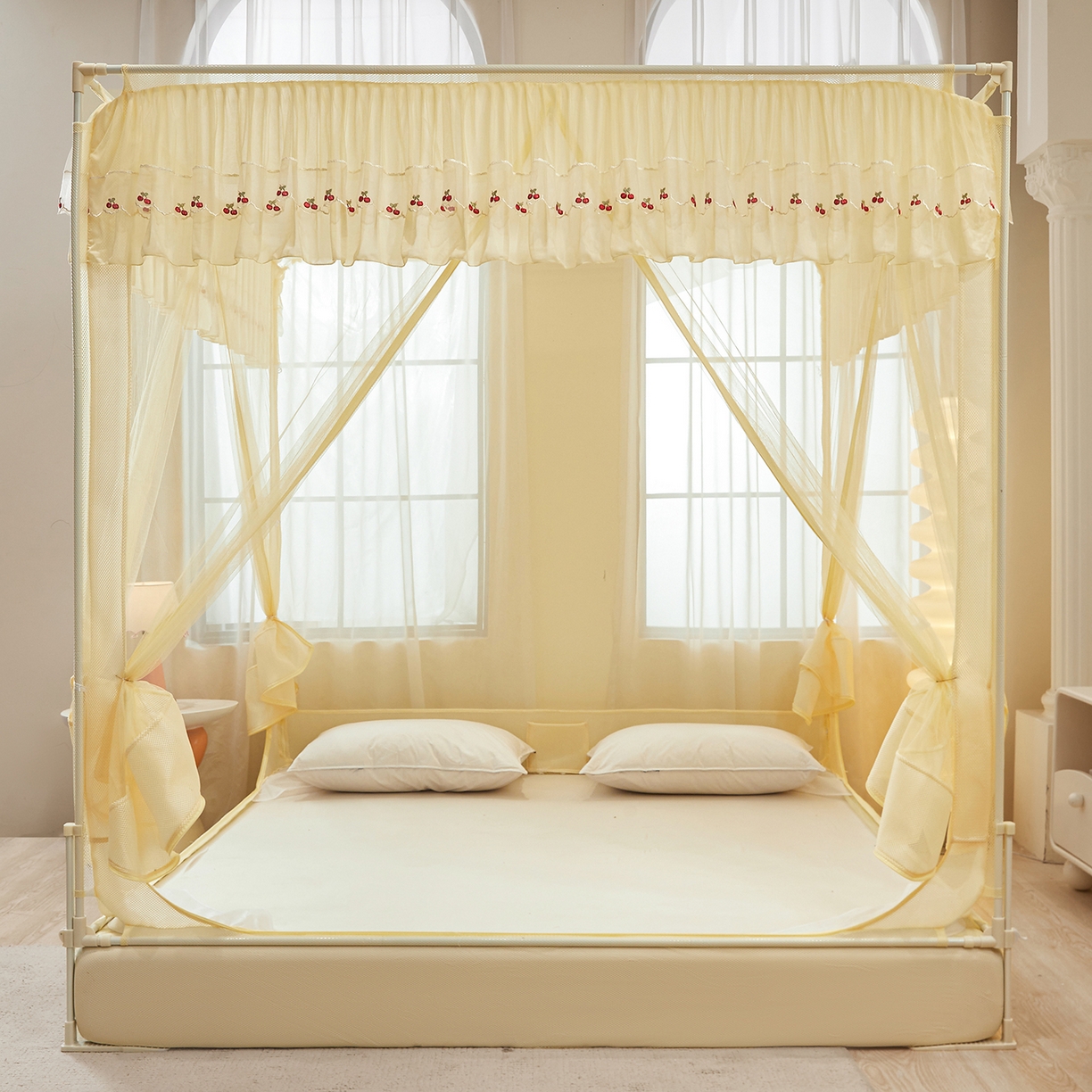 91家纺网 家纺一手货源 找家纺 艺利轩蚊帐 2026新款樱桃三开门坐床蚊帐 樱桃-米黄