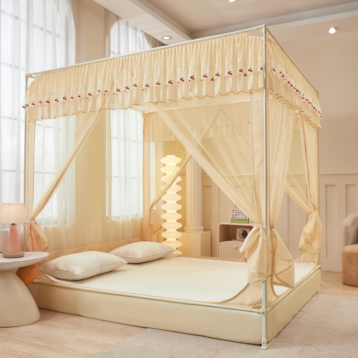 91家纺网 家纺一手货源 找家纺 艺利轩蚊帐 2026新款樱桃三开门坐床蚊帐 樱桃-香槟色