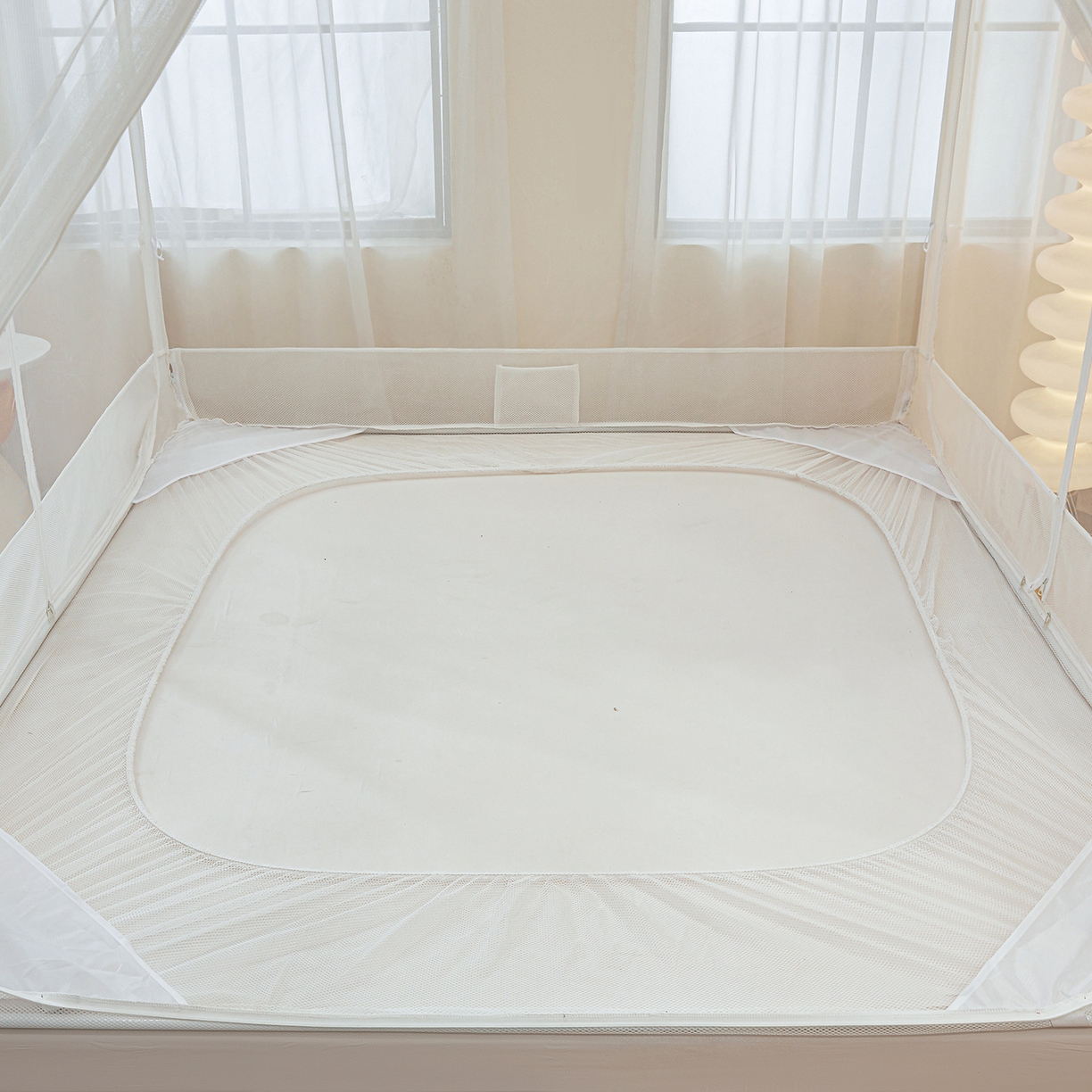 91家纺网 家纺一手货源 找家纺 艺利轩蚊帐 2026新款樱桃三开门坐床蚊帐 樱桃-极光白