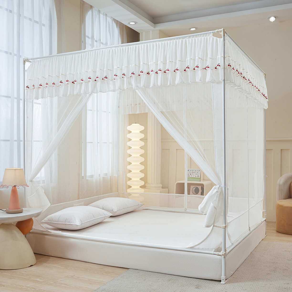 91家纺网 家纺一手货源 找家纺 艺利轩蚊帐 2026新款樱桃三开门坐床蚊帐 樱桃-极光白