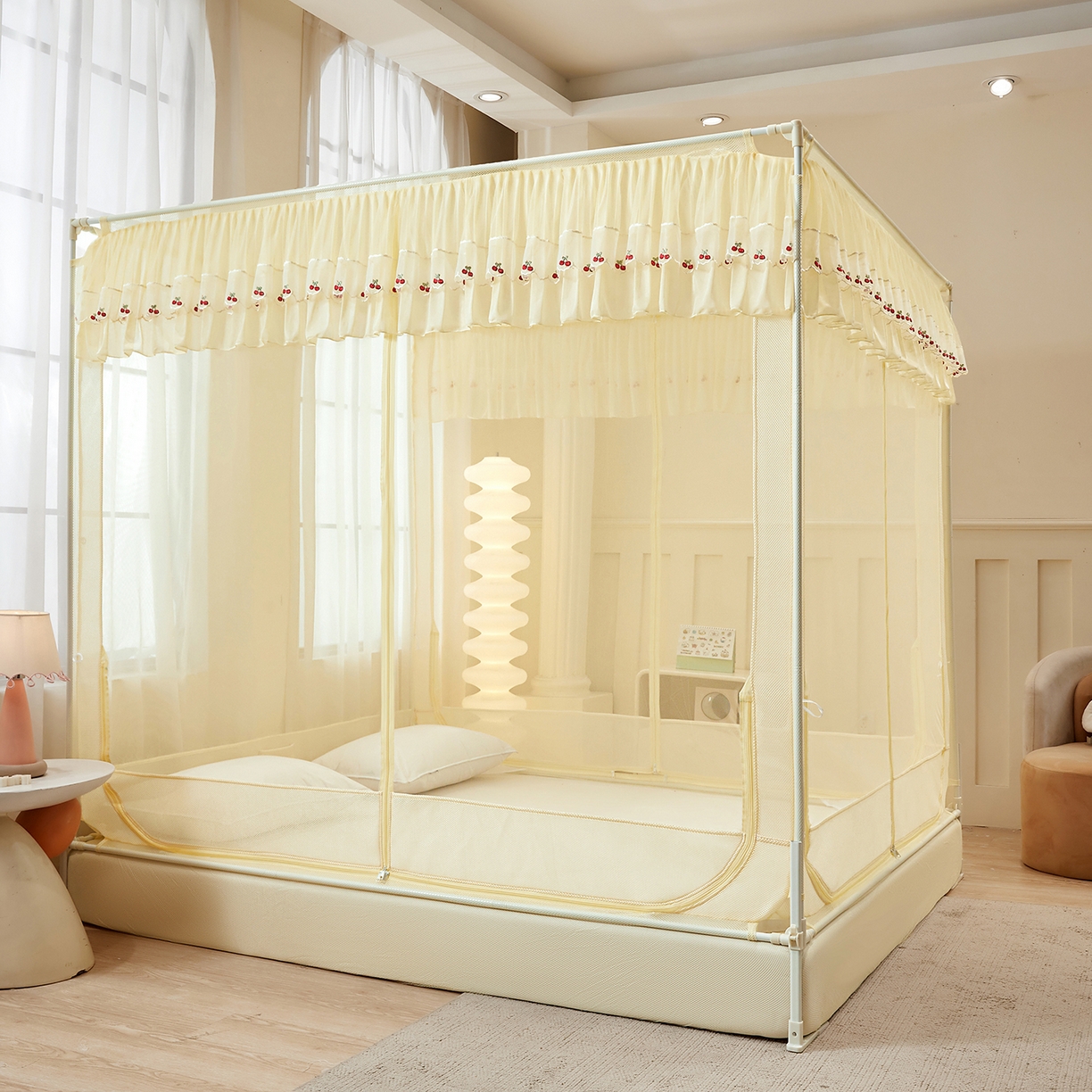 91家纺网 家纺一手货源 找家纺 艺利轩蚊帐 2026新款樱桃三开门坐床蚊帐 樱桃-米黄